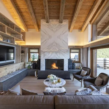 Mystique: A Chalet Above The Clouds Apartment