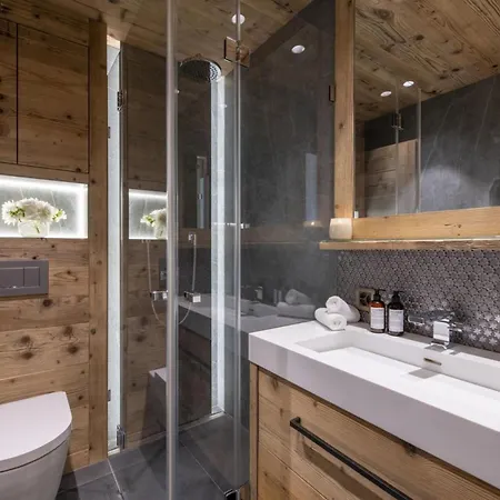 Mystique: A Chalet Above The Clouds Mayrhofen